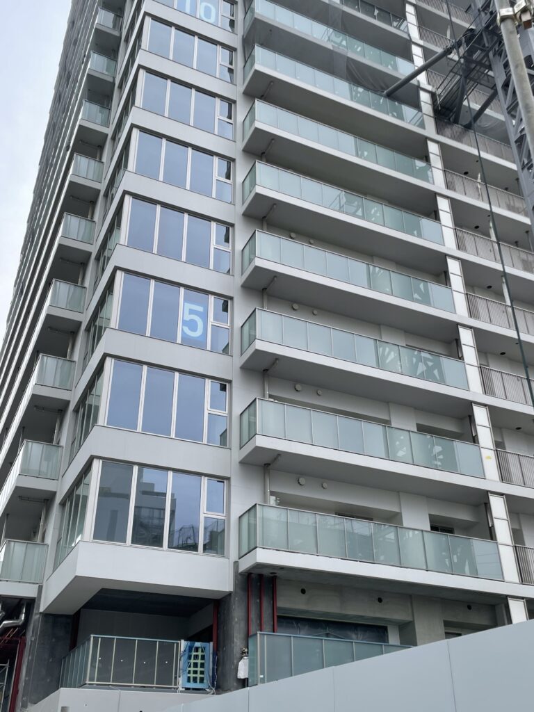 (仮称)海老名駅間C棟マンション計画、リーフィアタワー海老名クロノスコートの工事現場写真